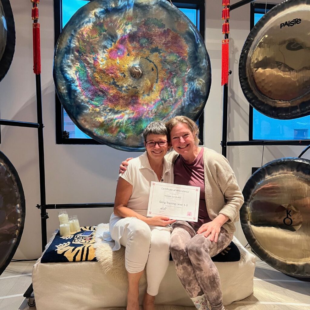 'Margot van Brakel – gongtherapeut en sound artist in Nederland